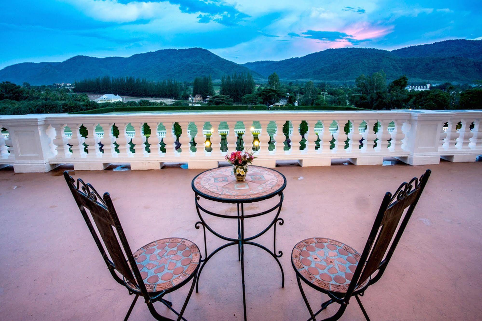 Chateau De Khaoyai Hotel & Resort Пакчонг Экстерьер фото